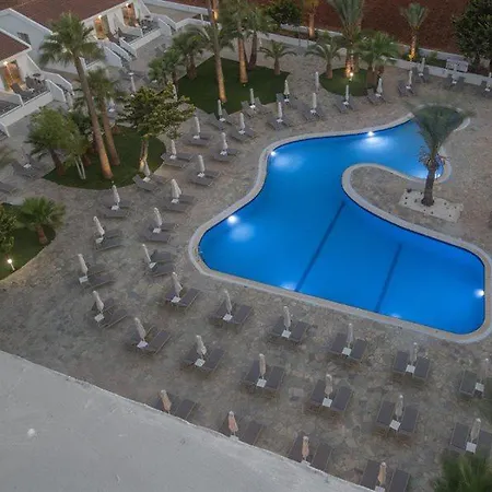 Bohemian Gardens Otel Protaras