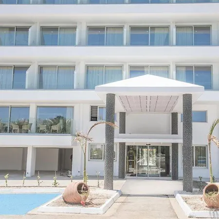 Bohemian Gardens Otel 4*